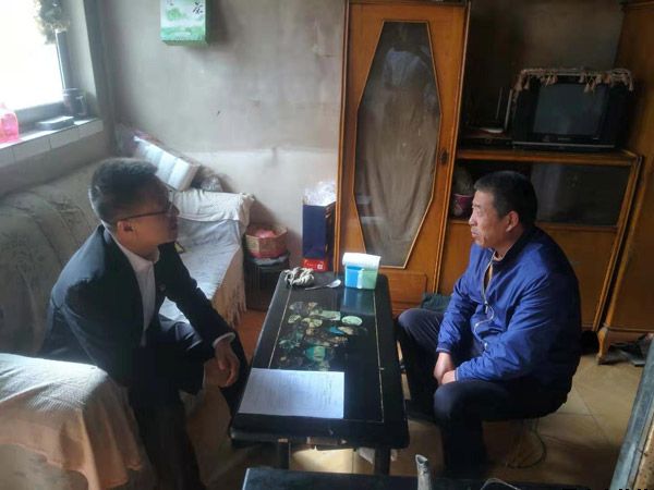 平凉泓源公司开展“践行初心使命,助推脱贫攻坚”主题党日活动(图4) 平凉泓源公司开展“践行初心使命,助推脱贫攻坚”主题党日活动(图4)