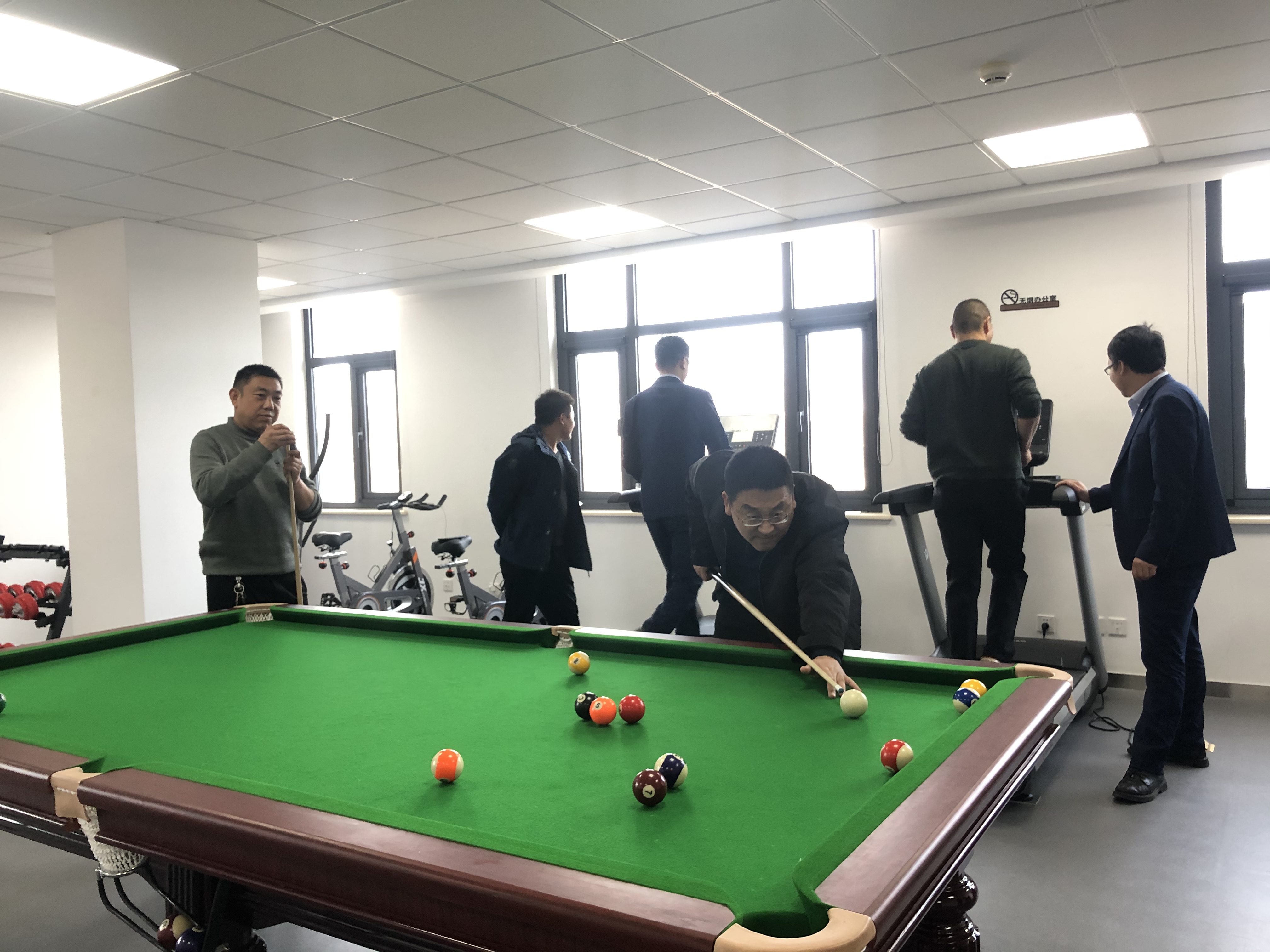 泓源公司举办“庆元旦、迎新春”职工乒乓球台球比赛(图5) 泓源公司举办“庆元旦、迎新春”职工乒乓球台球比赛(图5)