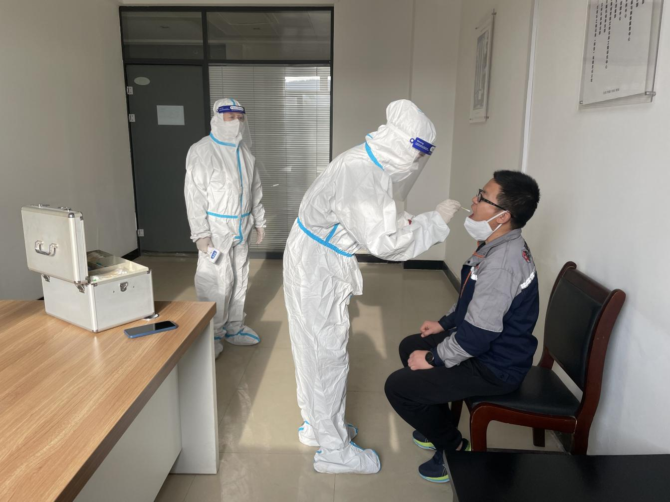 bevictor伟德开展疫情防控应急演练(图3)