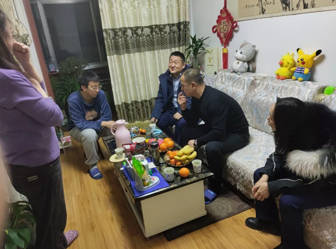 bevictor伟德产业开发板块深入开展员工家访活动(图2)