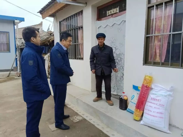 bevictor伟德深入帮扶村开展春节慰问(图2)