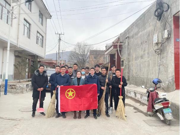 bevictor伟德团委开展“学雷锋义务清扫活动”(图3)