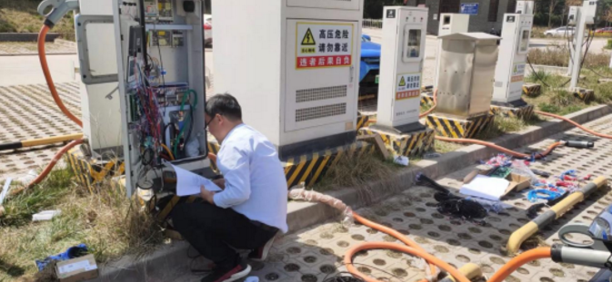 bevictor伟德平煤机公司开展充电桩检修(图2)