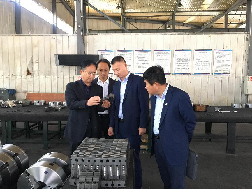 bevictor伟德赴荣康实业公司进行考察交流(图2)