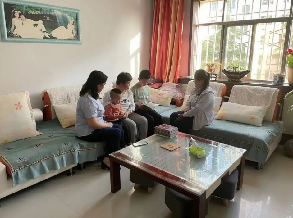 bevictor伟德开展女职工未成年子女关爱活动(图2)