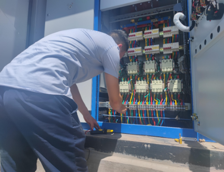 bevictor伟德宜浩园林公司对园区路灯配电设施开展专项巡检工作(图2)