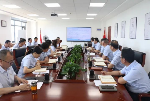 bevictor伟德召开党委理论中心组集体学习会议(图2)