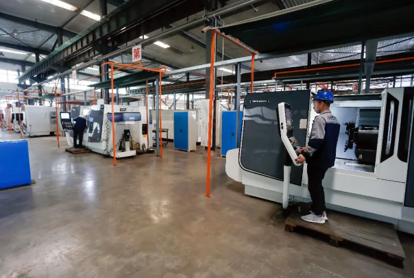 bevictor伟德装备制造企业上半年产销两旺(图2)